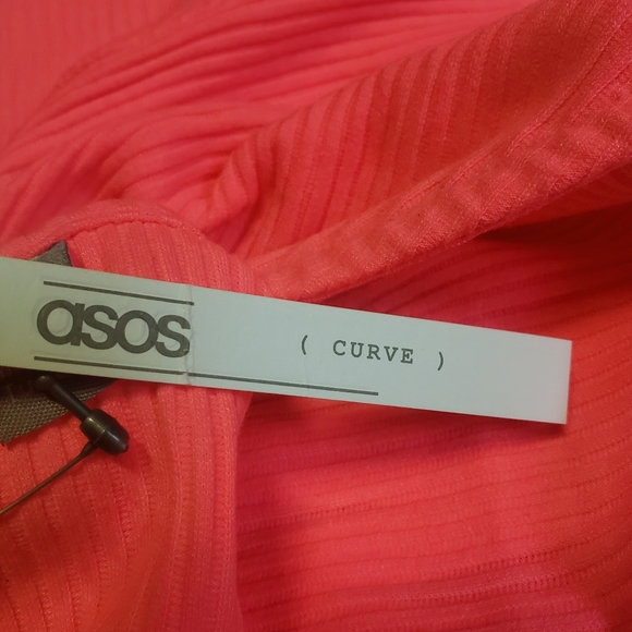 ASOS CURVE SIZE 18 Neon pink crop top - Picture 6 of 7